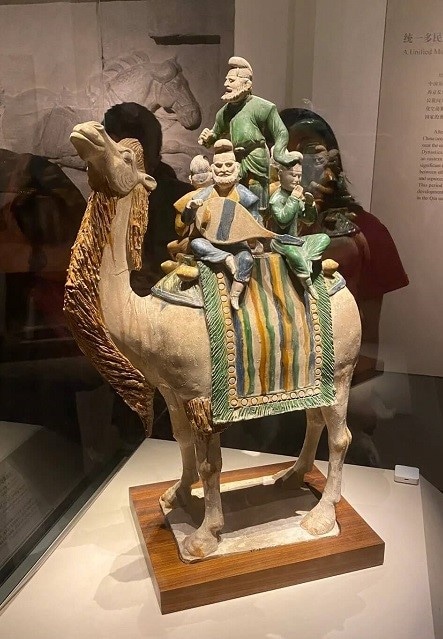 Chameau bâté et ses chameliers dans le musee national de Chine